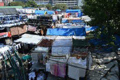 We find yet another laundry in the center of the city. 