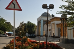 Entrance to the extensive Botanical Gardens, with its Persepolis-inspired gateway, is home to a fine collection of mature deciduous trees and offers a shady retreat in the heat of the sun..