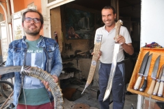 Here we find one of the local trades man that makes handmade knives in a variety of knives.  Now this is a knife.