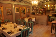 The dining room was beautiful.  Tastefully decorated.   The food and service was excellent. 