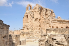 As other amphitheatres in the Roman Empire, it was built for spectator events, and it is one of the biggest amphitheatres in the world. T