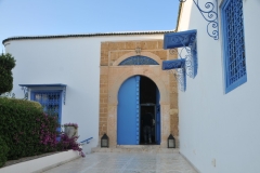 Entrance to the hotel