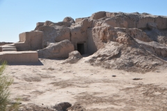 This region is known for the Ellik-Qala or fifty fortresses.  The desert oasis of Khwarezm offers a literal treasure trove of archeological and anthropological history. Dotting the vast desert of what was once ancient Khwarezm are the ruins of countless forts and towns collectively known as the Golden Ring.