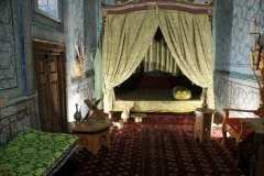 Kungrat Dynasty leaders bed. Each night a young lady was brought from the harem for his pleasure.