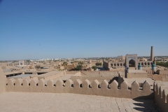 The section designated for guests and delegations forms a square yard with a round platform for the khan’s guest yurt in the center. Along the yard run terraces and rooms - all splendidly decorated with the traditional white and blue majolica.